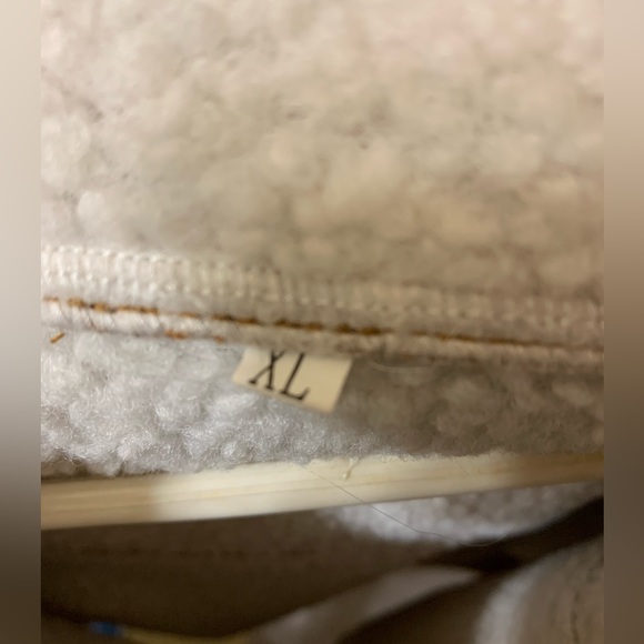 Coat - Picture 5 of 5